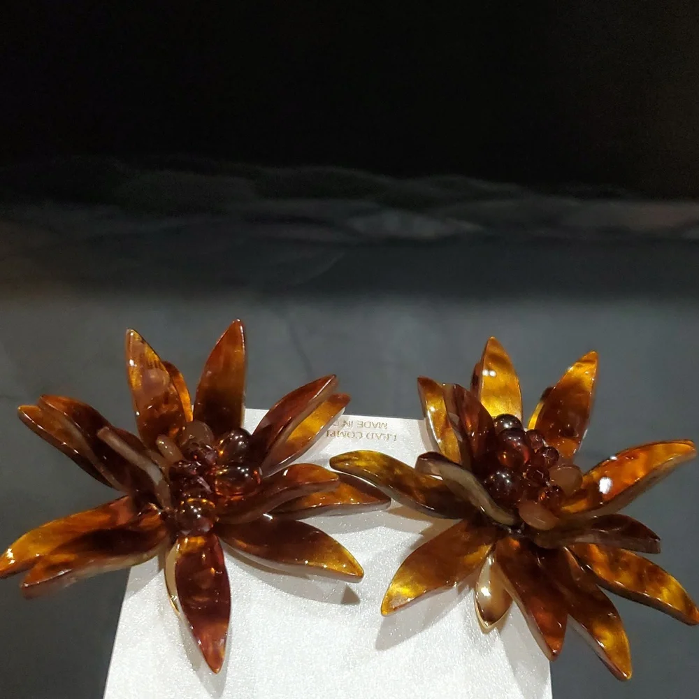 Natasha couture oversized dahlia Flower brown amber‎ look centerburst earrings